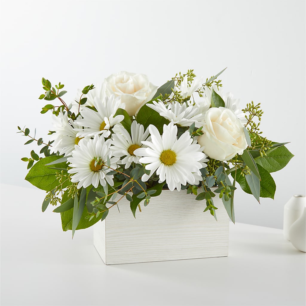 Fresh Linen Box Bouquet – Colonial Flower Shoppe, Somers CT