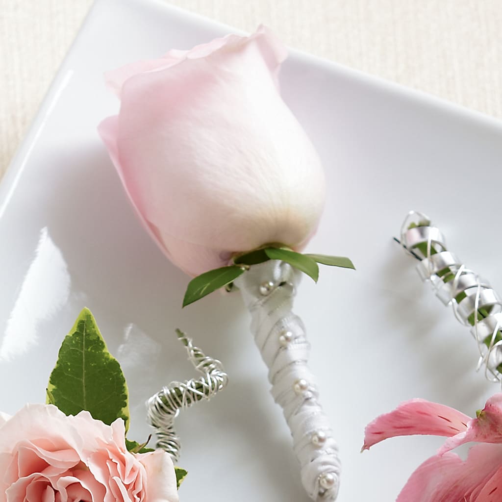Pink Rose Boutonniere – Colonial Flower Shoppe, Somers CT
