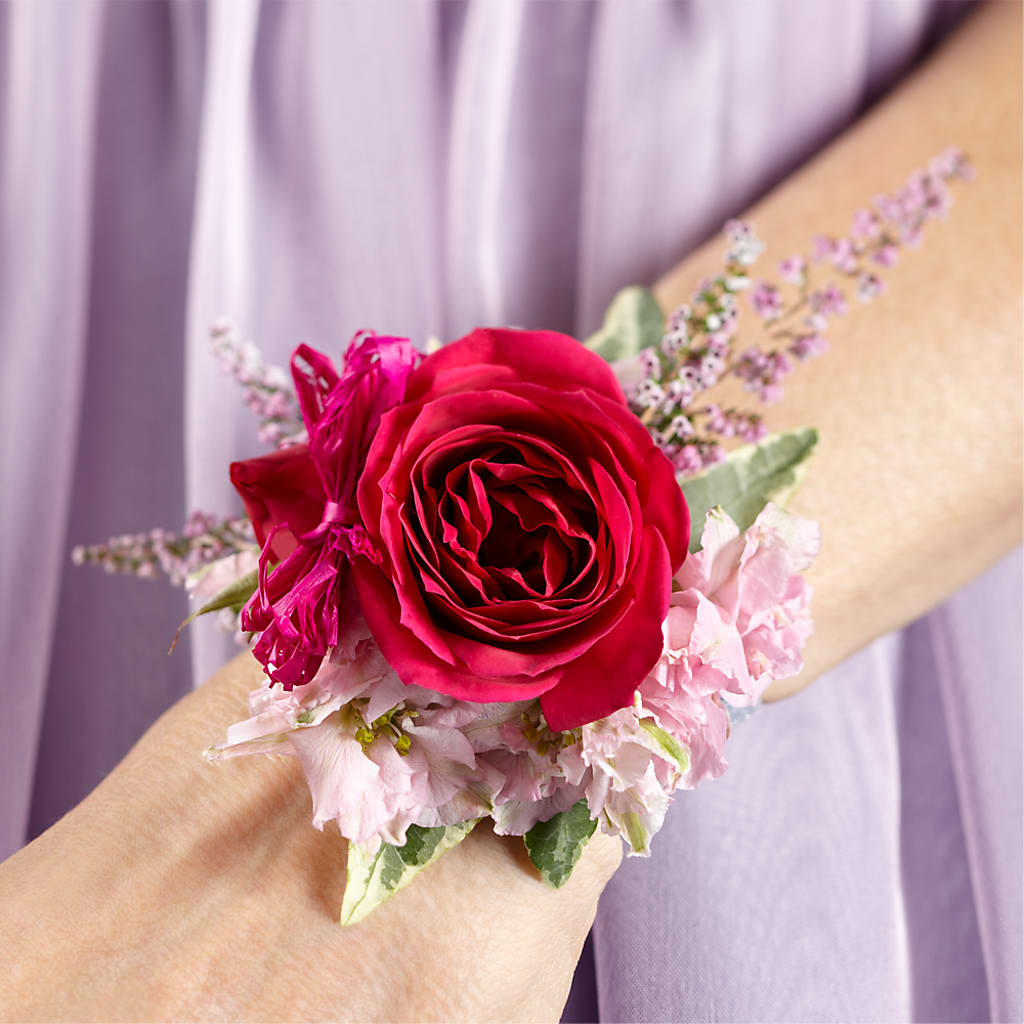 Rose Charm Corsage – Colonial Flower Shoppe, Somers CT