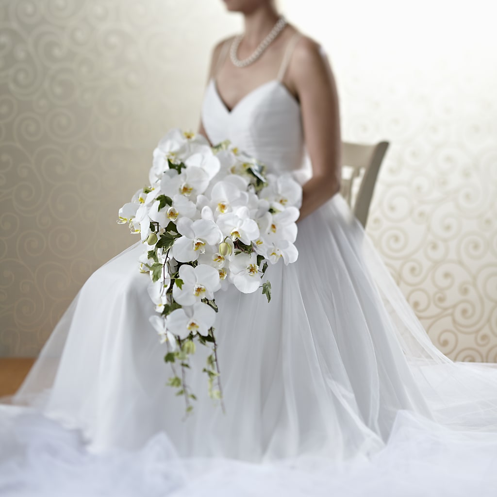 Classic White Bouquet – Colonial Flower Shoppe, Somers CT