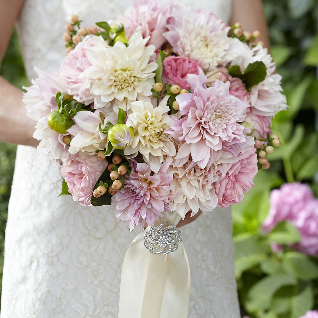 Heart's Promise Bouquet – Colonial Flower Shoppe, Somers CT