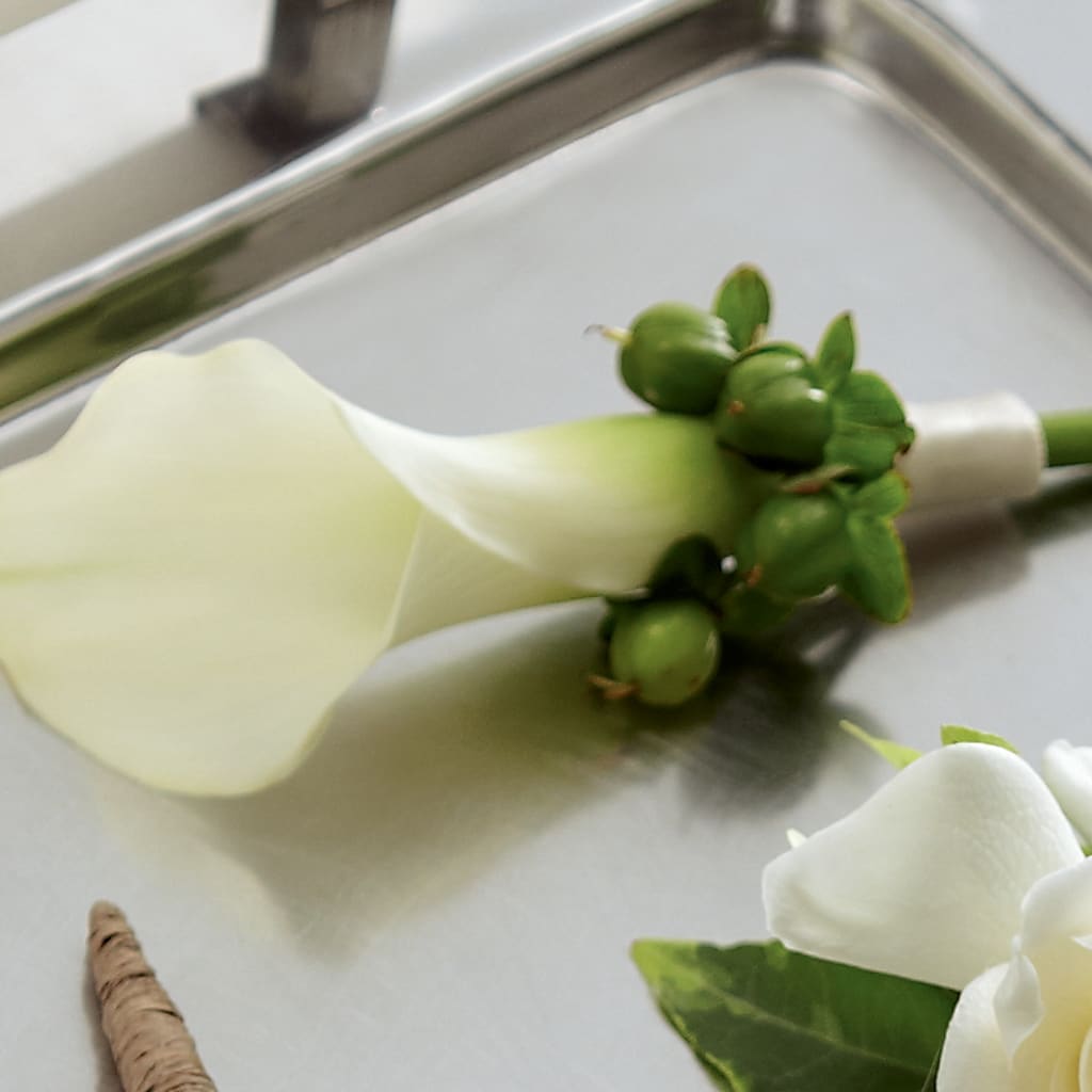 White Calla Boutonniere – Colonial Flower Shoppe, Somers CT