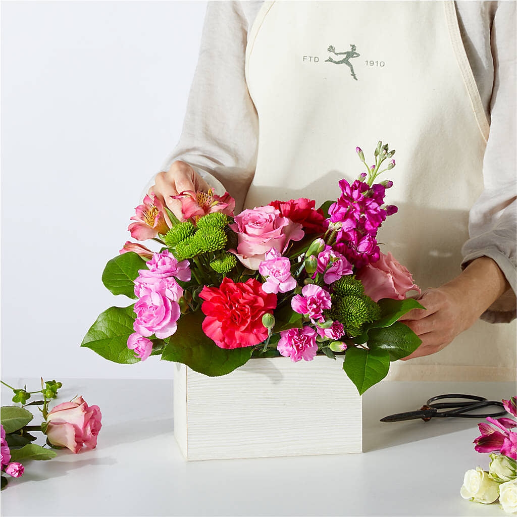 Sweetberry Box – A Florist Original –  Colonial Flower Shoppe, Somers CT
