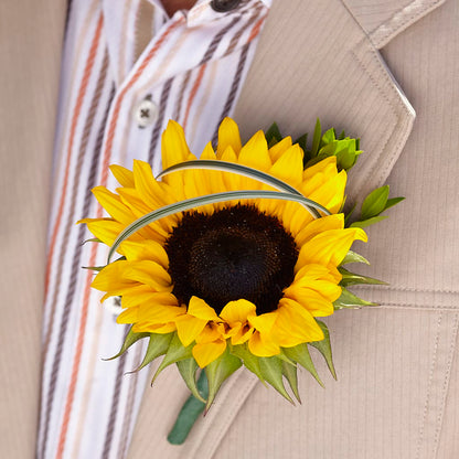 Free Spirit Boutonniere –  Colonial Flower Shoppe, Somers CT